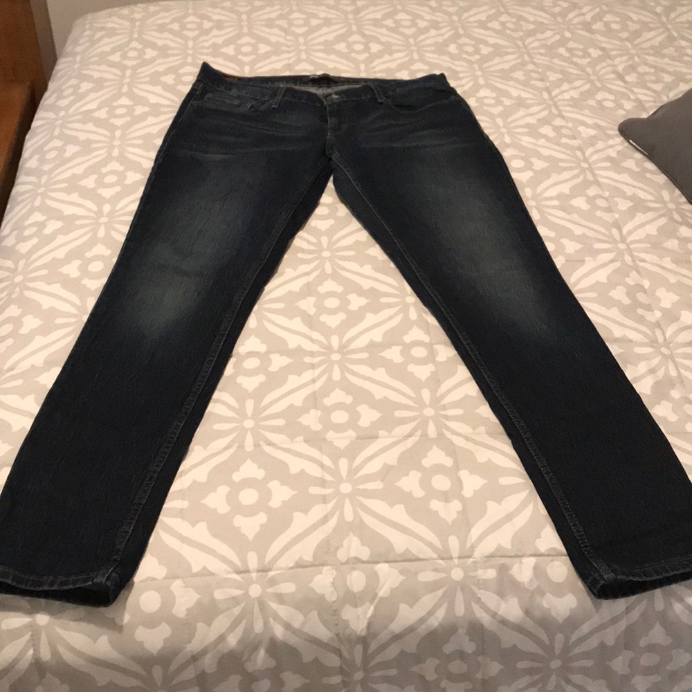 LEVI’S straight skinny leg blue jean